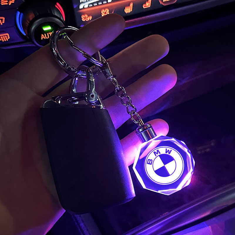 Schlüsselanhänger mit 3D-Automobil-Logo aus Kristall